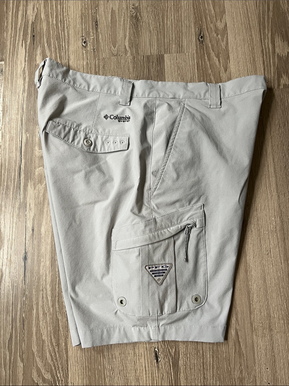 Columbia PFG shorts/34